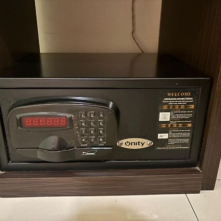 V Hotel Tebet Jakarta Luaran gambar