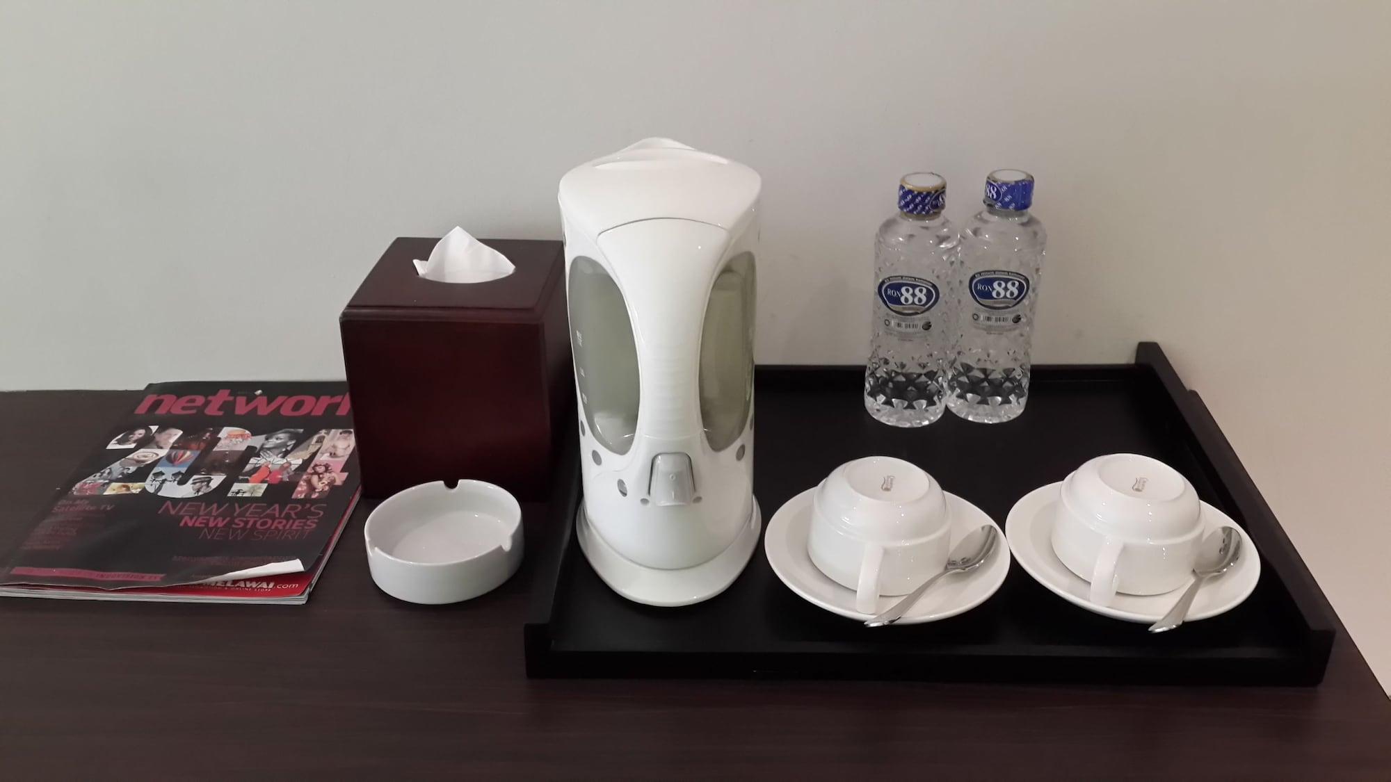 V Hotel Tebet Jakarta Luaran gambar