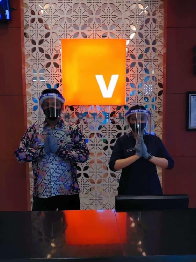V Hotel Tebet Jakarta Luaran gambar
