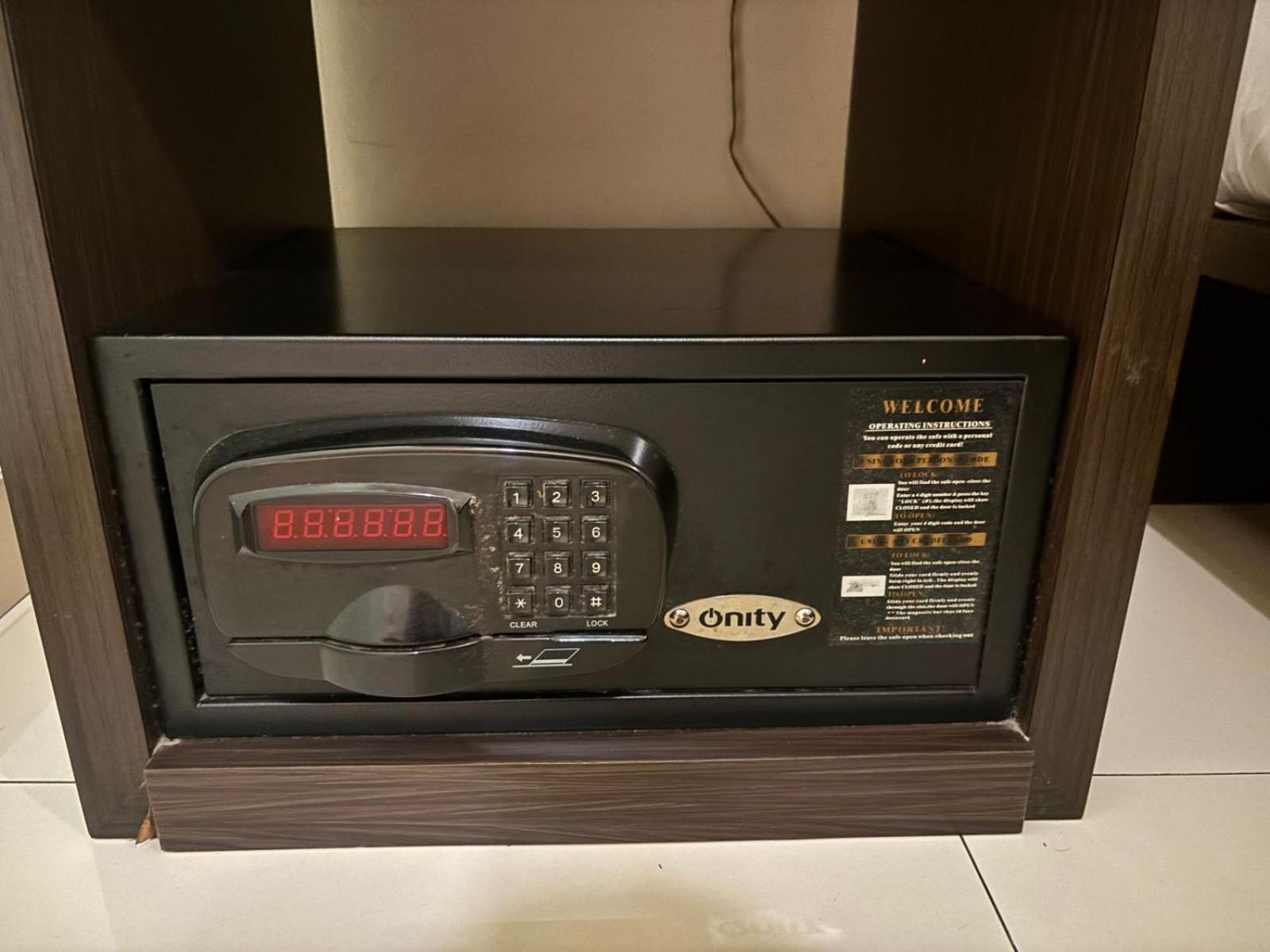 V Hotel Tebet Jakarta Luaran gambar