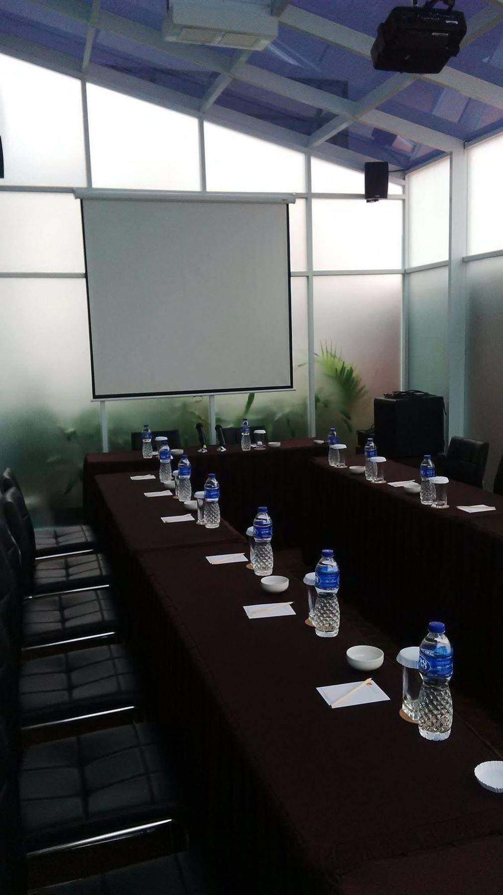 V Hotel Tebet Jakarta Luaran gambar